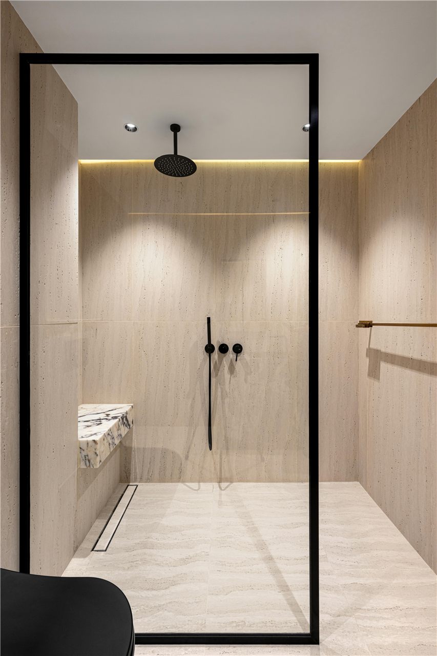 Reforma de baño con ducha y mampara de cristal — E-Renova, reformas en Culleredo