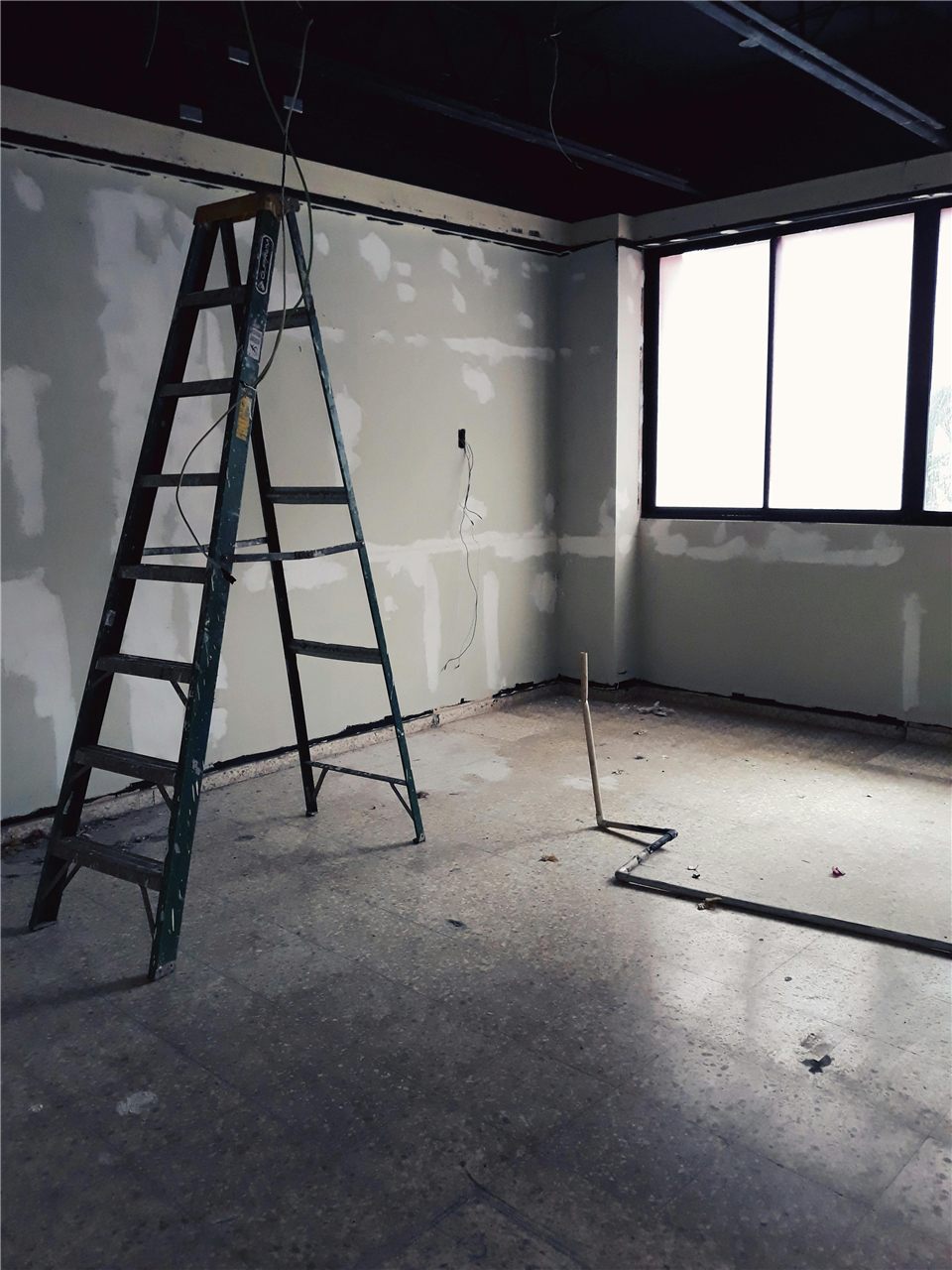 Reforma integral de vivienda en Coruña con pintura nueva — E-Renova